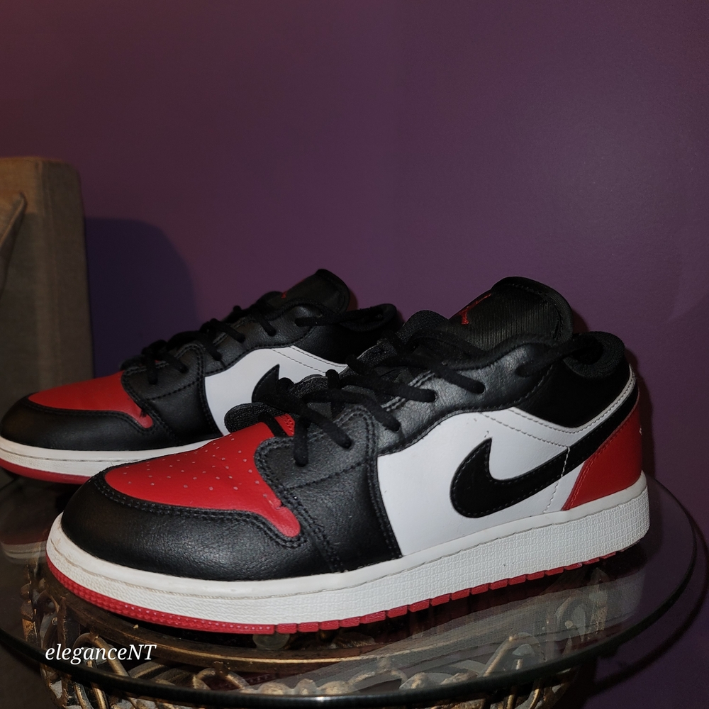 Nike Air Jordan 1 Low  Black/ White and Varsity Red Sneakers Sz: 6Y - Picture 2 of 11